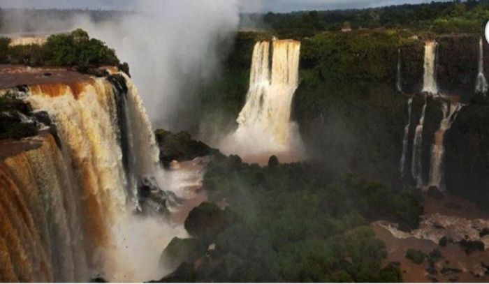 Lluvia aumenta el flujo y cambia paisaje en las Cataratas del Yguazú