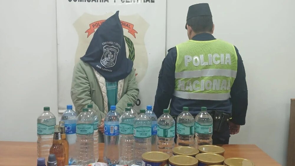 Quiso hurtar shampoo, carne y desodorante de un súper y fue detenido