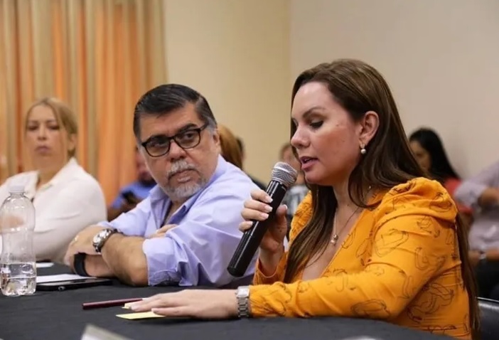 Ministra de la SEN propone contaminar el ambiente para combatir al mosquito Aedes Aegypti