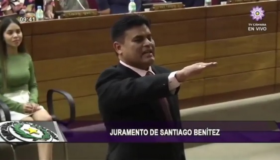 Emotivo juramento de Santiago Benítez como Diputado
