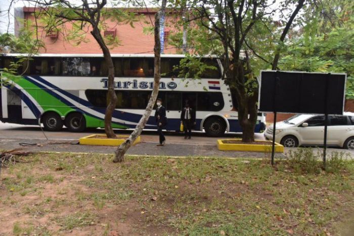 Más de 100 connacionales ya se encuentran en un hotel