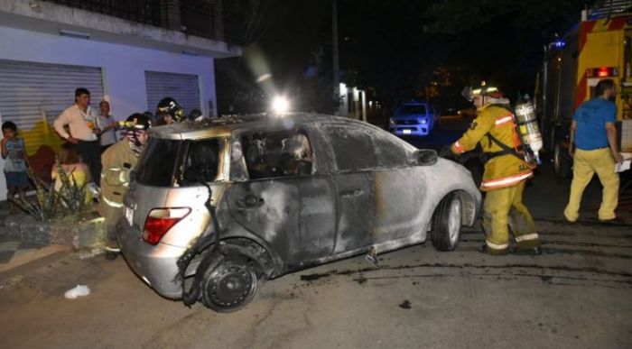Queman auto de funcionaria del Buen Pastor