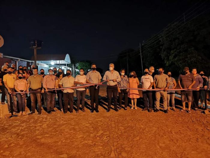 Municipalidad inauguró varias cuadras de empedrado en la fracción Sonia.