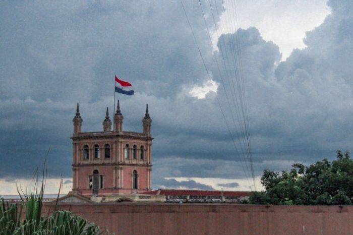 Meteorología anuncia clima cálido y lluvias para este lunes