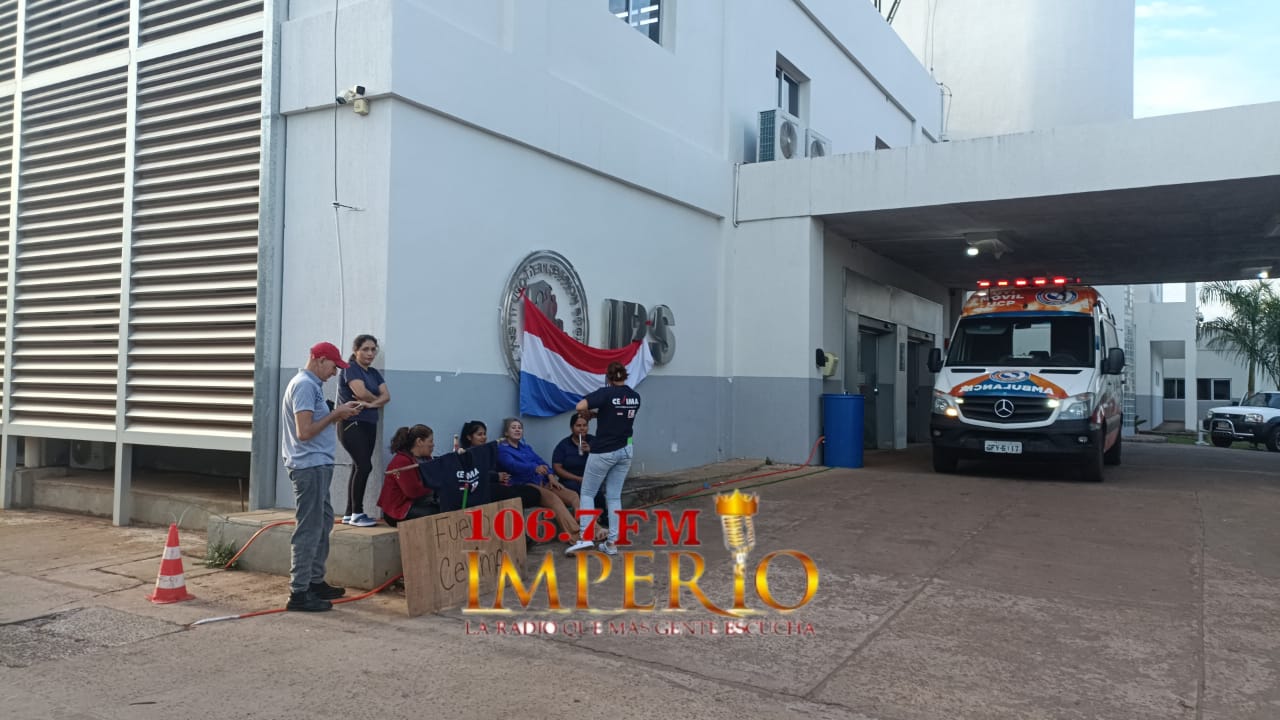Segundo día de huelga de limpiadoras del IPS