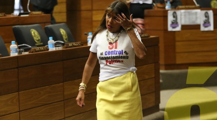 Vino para buscar votos y para no perder la costumbre le criticó a su colega