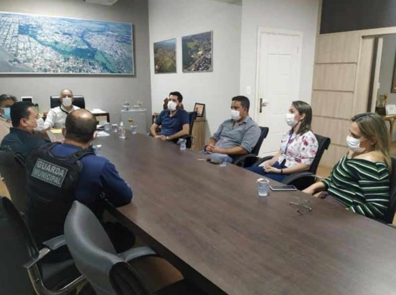 MEDIDAS RESTRICTIVAS PARA INTENTAR CONTENER CORONAVIRUS EN PONTA POR