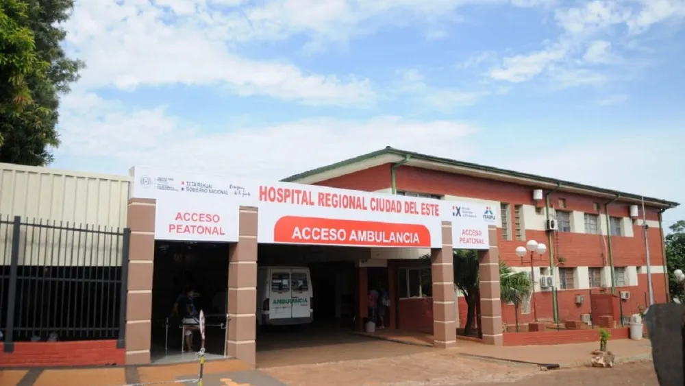 Paciente con cáncer fallece en un sillón del hospital de CDE