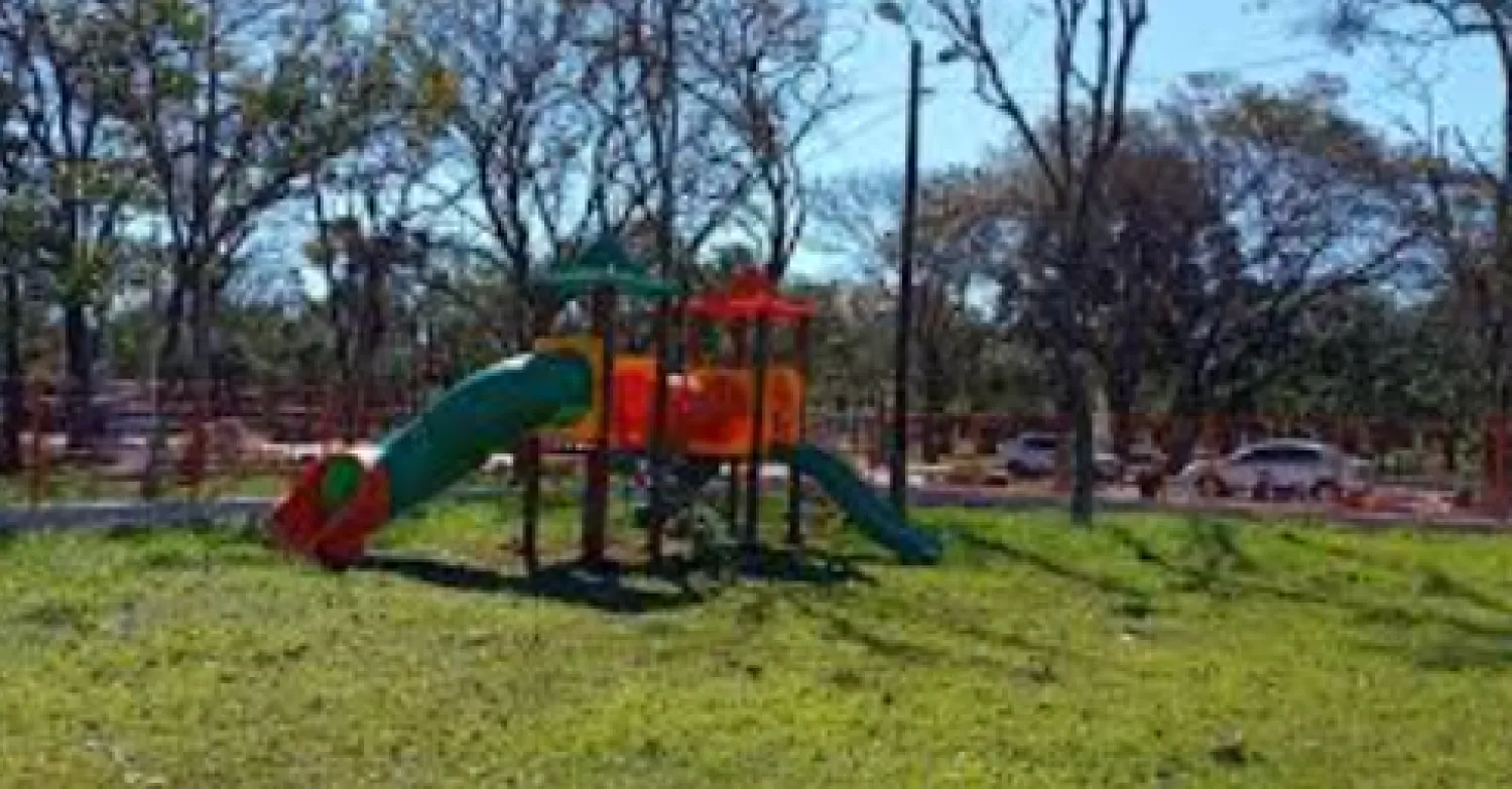 Sangriento Homicidio en la Plaza Panchito López: Matan a un joven de una puñalada y detienen a los presuntos autores