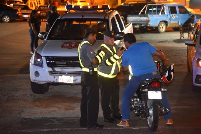 Controles en San Antonio y emby luego de que corredores clandestinos casi linchan a un hombre
