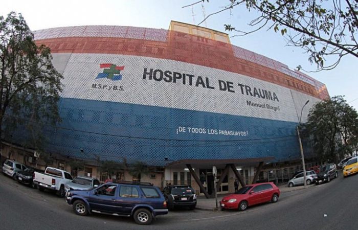 Mujer desfigurada y menor sin mano tras abrir "obsequio" de un médico naturalista