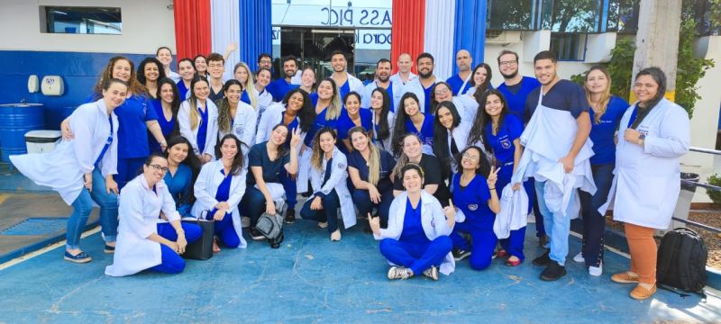 Directivos de la Universidad Central del Paraguay preparan bienvenida a estudiantes de medicina