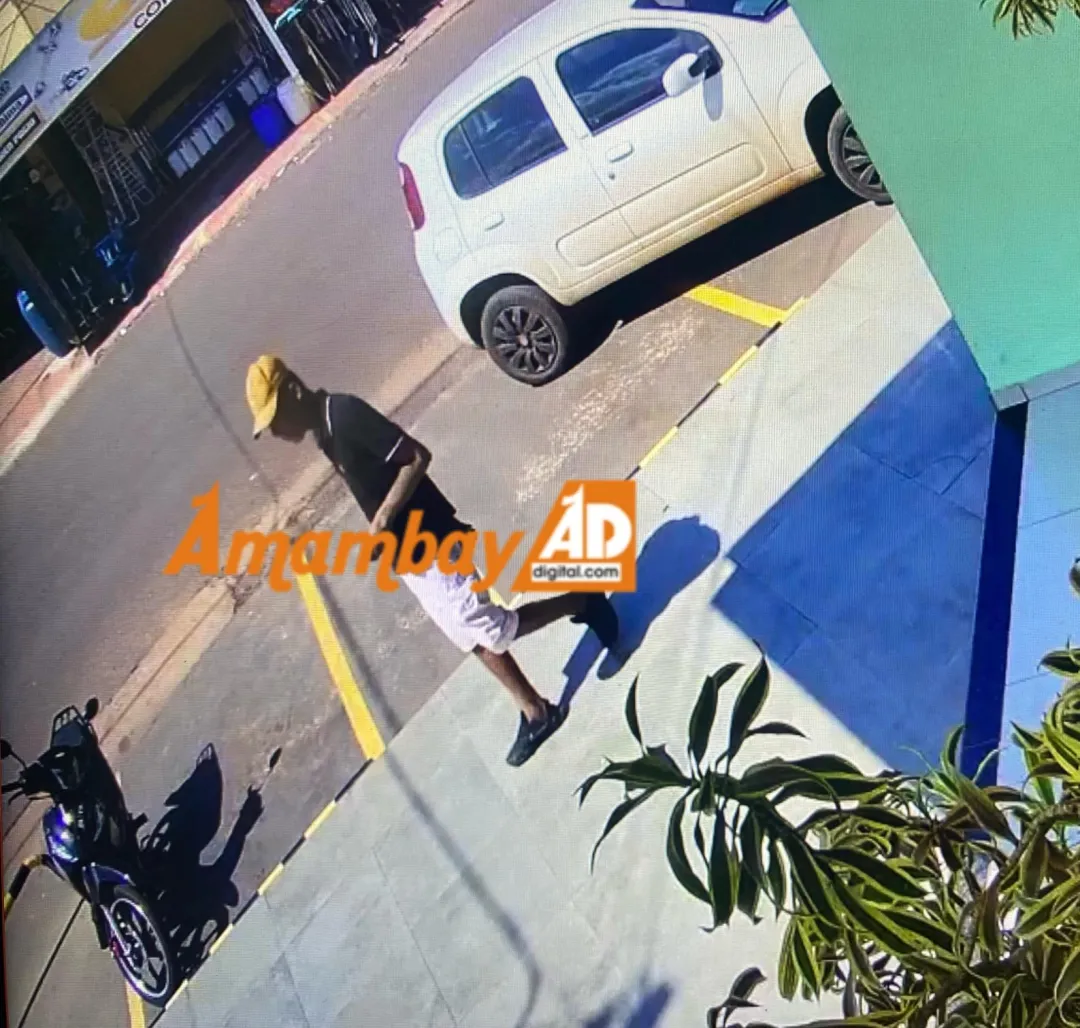 Delincuente hurtó motocicleta del estacionamiento de una Cooperativa.