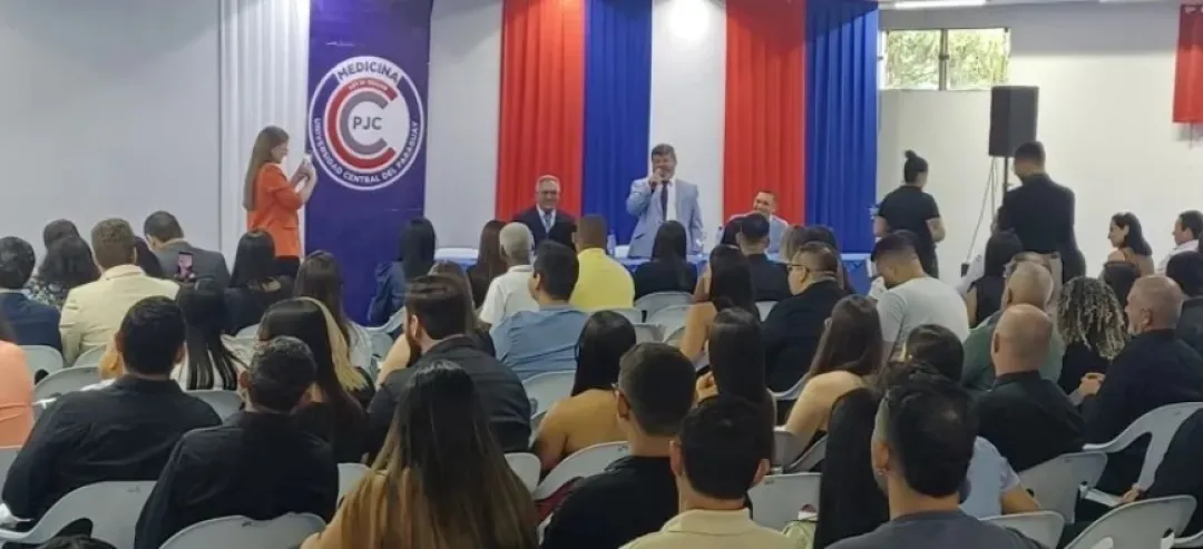 Universidad Central de Paraguay realiza la última etapa antes de graduarse y obtener el diploma de doctor en mano