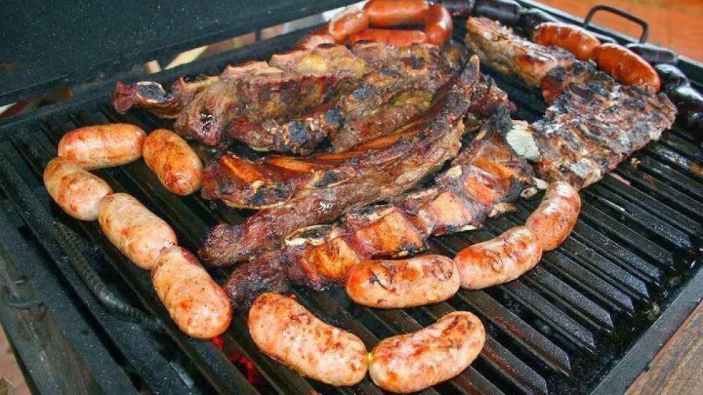 Asado de la discordia en Presidente Franco: Mujer denuncia a su vecina por emitir humo de parrilla