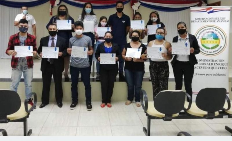 ALUMNOS DEL CURSO DE INFORMTICA RECIBIERON SUS CERTIFICADOS
