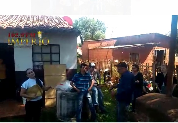Con prepotencia y acusación falsa pretenden apoderarse de una vivienda