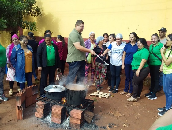 Diputado se solidariza con padres de la Escuela “Rebeca Fortunata  Alen" y compromete su apoyo
