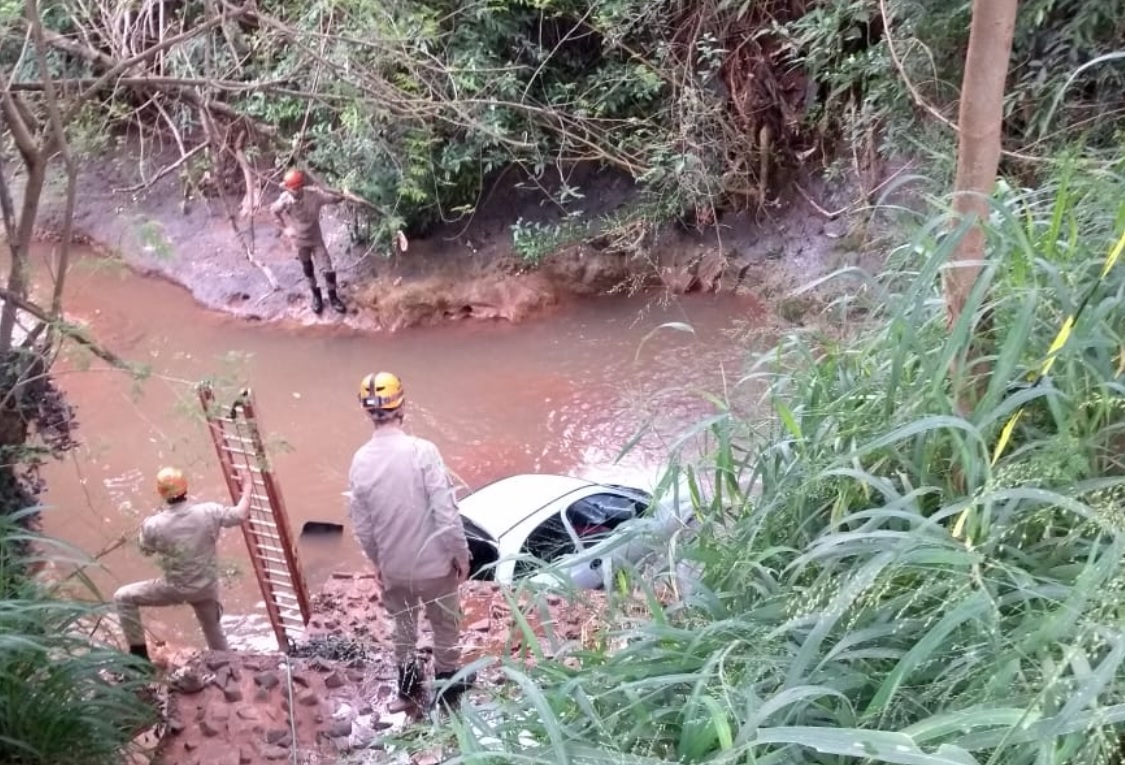 Hallan dos cuerpos sin vida en un arroyo de Ponta Porã