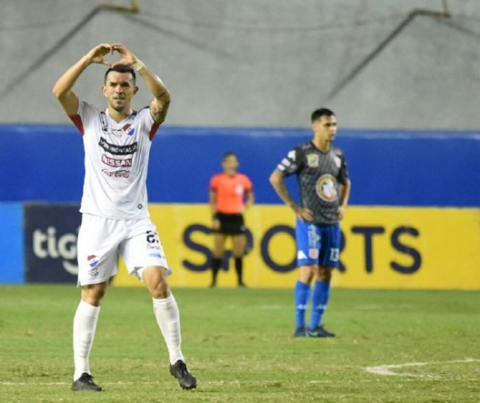 Nacional triunfa y sueña con la Sudamericana