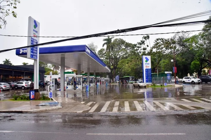 Corte otorga vía libre para que empresa construya estaciones de servicios sin límite de distancia