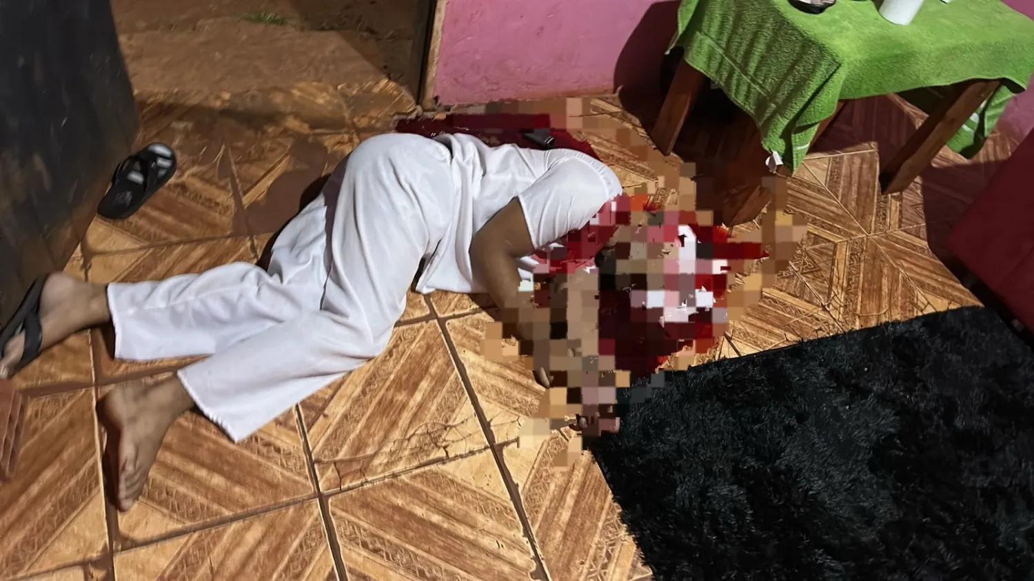 Asesinan de seis disparos a un joven tarotista dentro de su vivienda