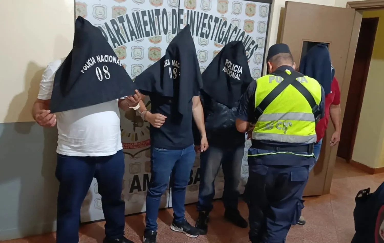 Cuatro guardia cárceles detenidos por desaparición de armas