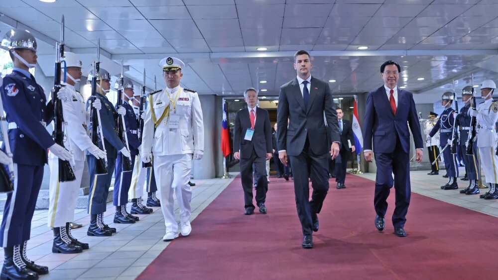 Santiago Peña llega a Taiwán para la investidura del próximo presidente de la isla