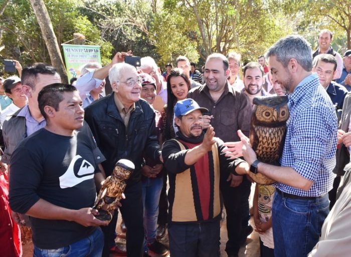 Invitan a la "Feria de Artesanía Indígena", en Villarrica