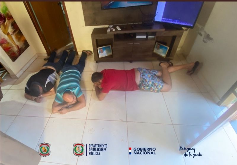 Detienen a tres sujetos en el barrio María Victoria