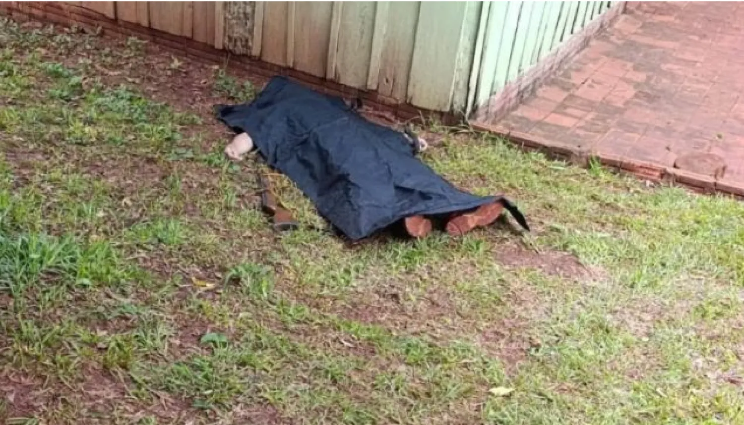 Tragedia familiar en Itapúa: Padre ataca a balazos a sus hijos y luego se quita la vida