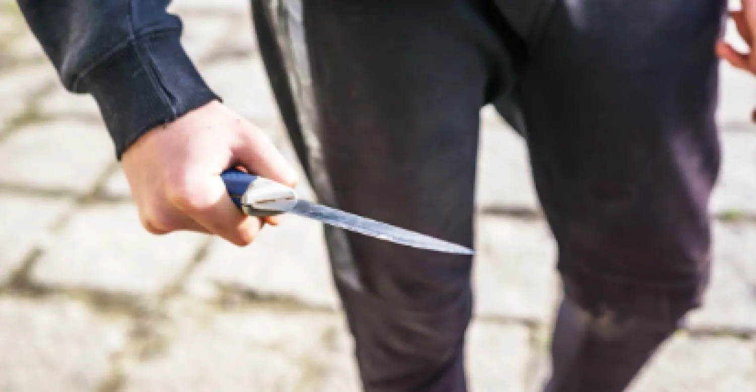 Tras discusión sexagenario con frondosos antecedentes apuñala a un guardia en la fracción Santa Ana