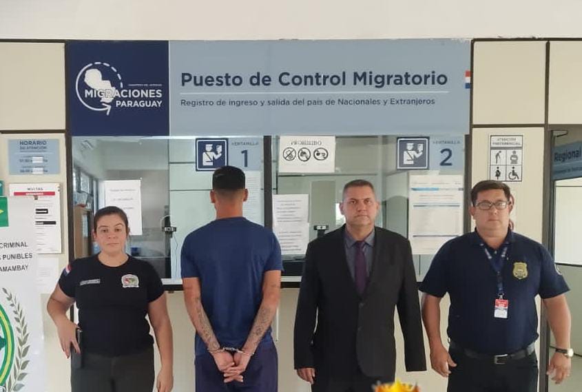Joven que tiene tres órdenes de captura en Brasil fue expulsado del Paraguay