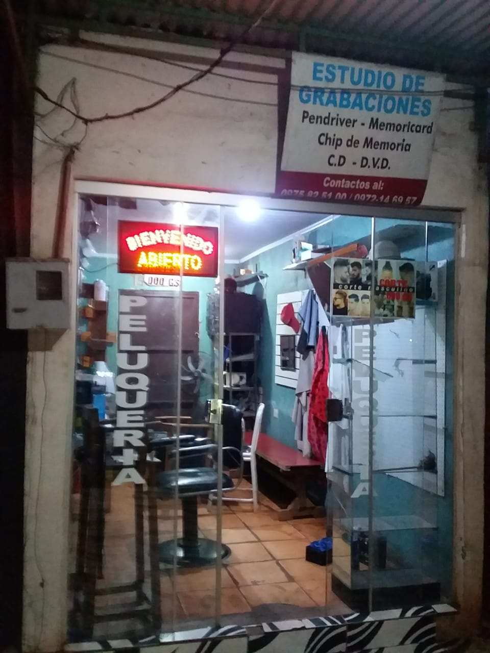 Policía detiene a los supuestos autores de hurto ocurrido en una peluquería