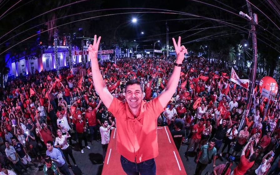 Santi Peña con ventaja del 15 y 17 puntos sobre Efraín Alegre