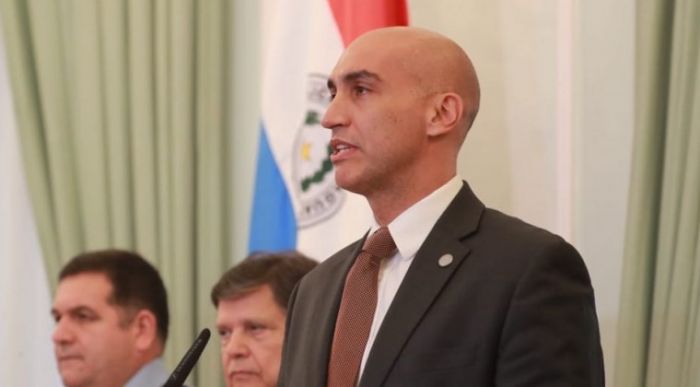 COVID-19: suman dos nuevos casos, uno "sin nexo identificado", y cifra total llega a 13