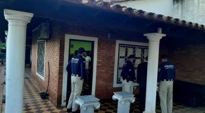 Detienen a abogado por tenencia de pornografía infantil