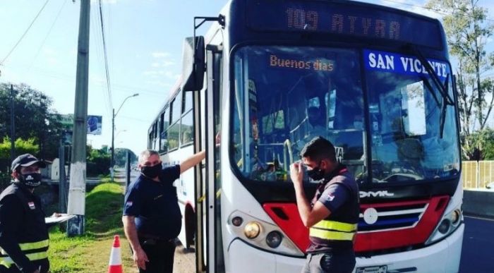 Hasta 10 pasajeros parados en buses: nuevas disposiciones para la fase 2