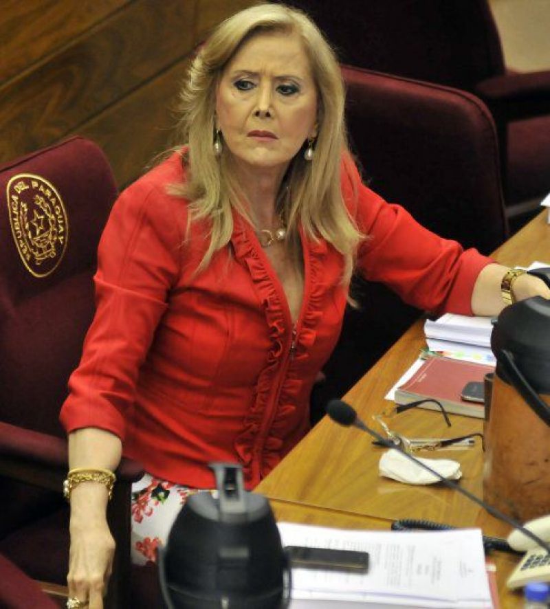Renunció Mirta Gusinky