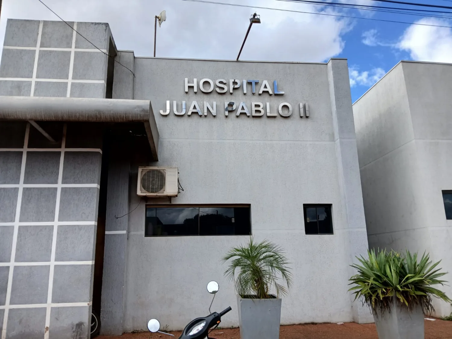 Paciente que desconocía estar embarazada expulsó un feto de entre 35 y 37 semanas en el baño del Juan Pablo II