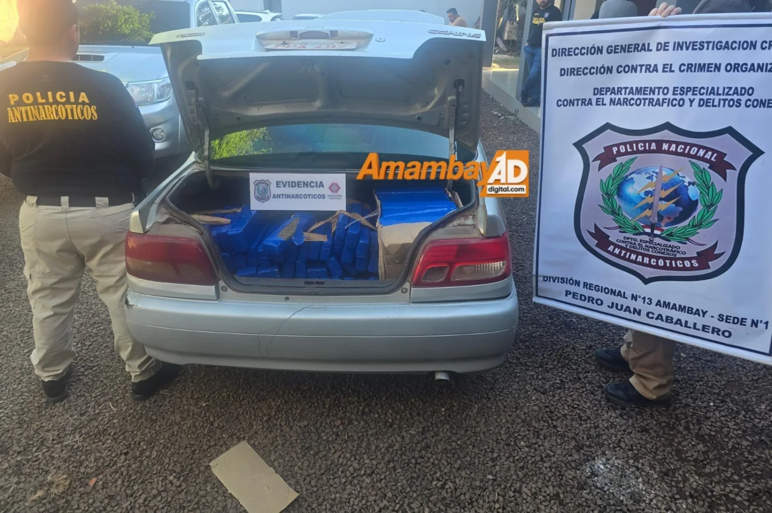 Incautan 174 kilos de marihuana prensada dentro de un automóvil en Pedro Juan Caballero