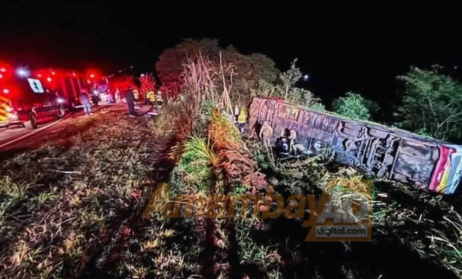 Tres muertos en Brasil tras vuelco de bus paraguayo con bailarinas de una academia