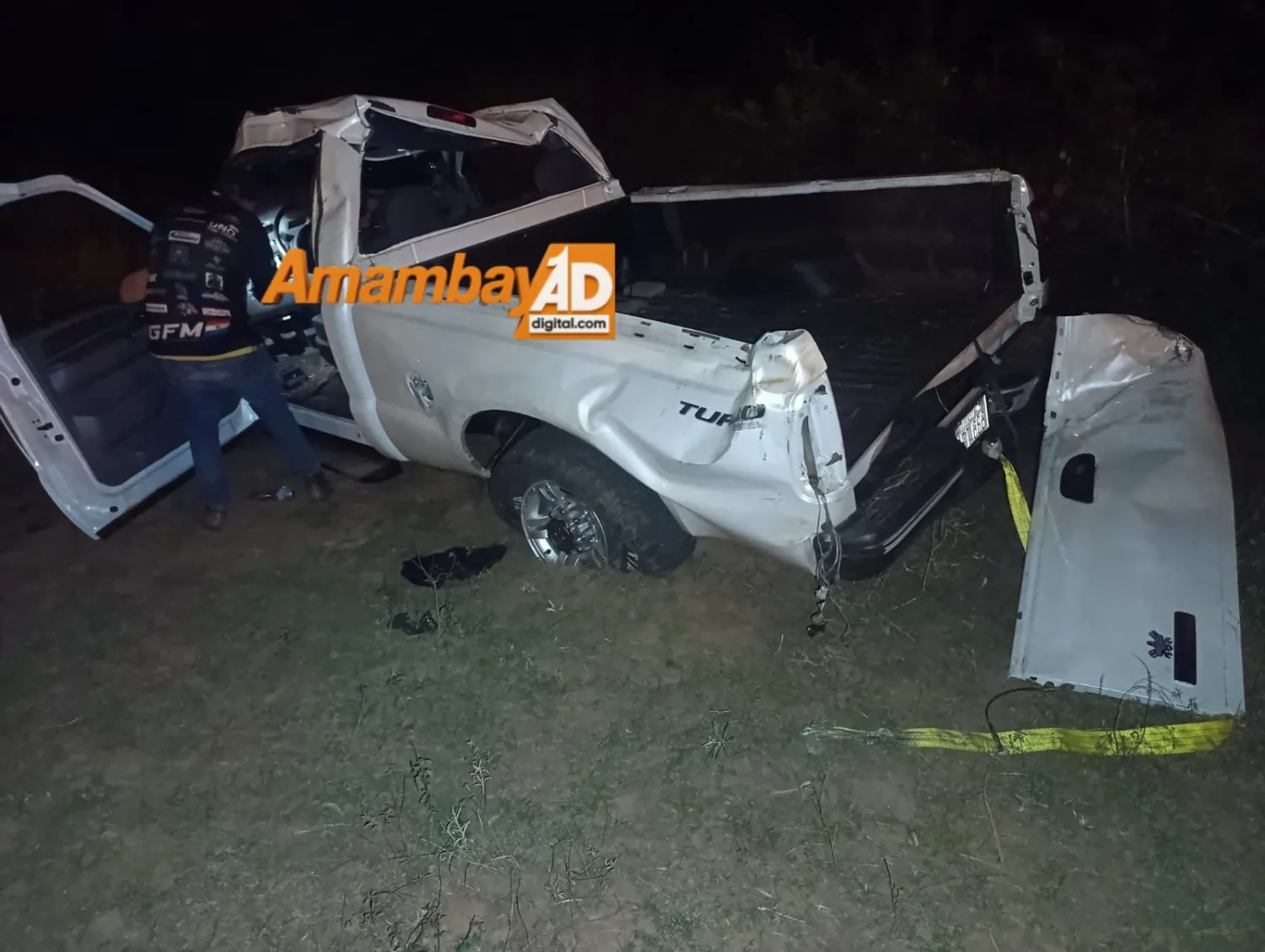 Conductor muere tras perder el control de su camioneta y volcar sobre la Ruta PY08