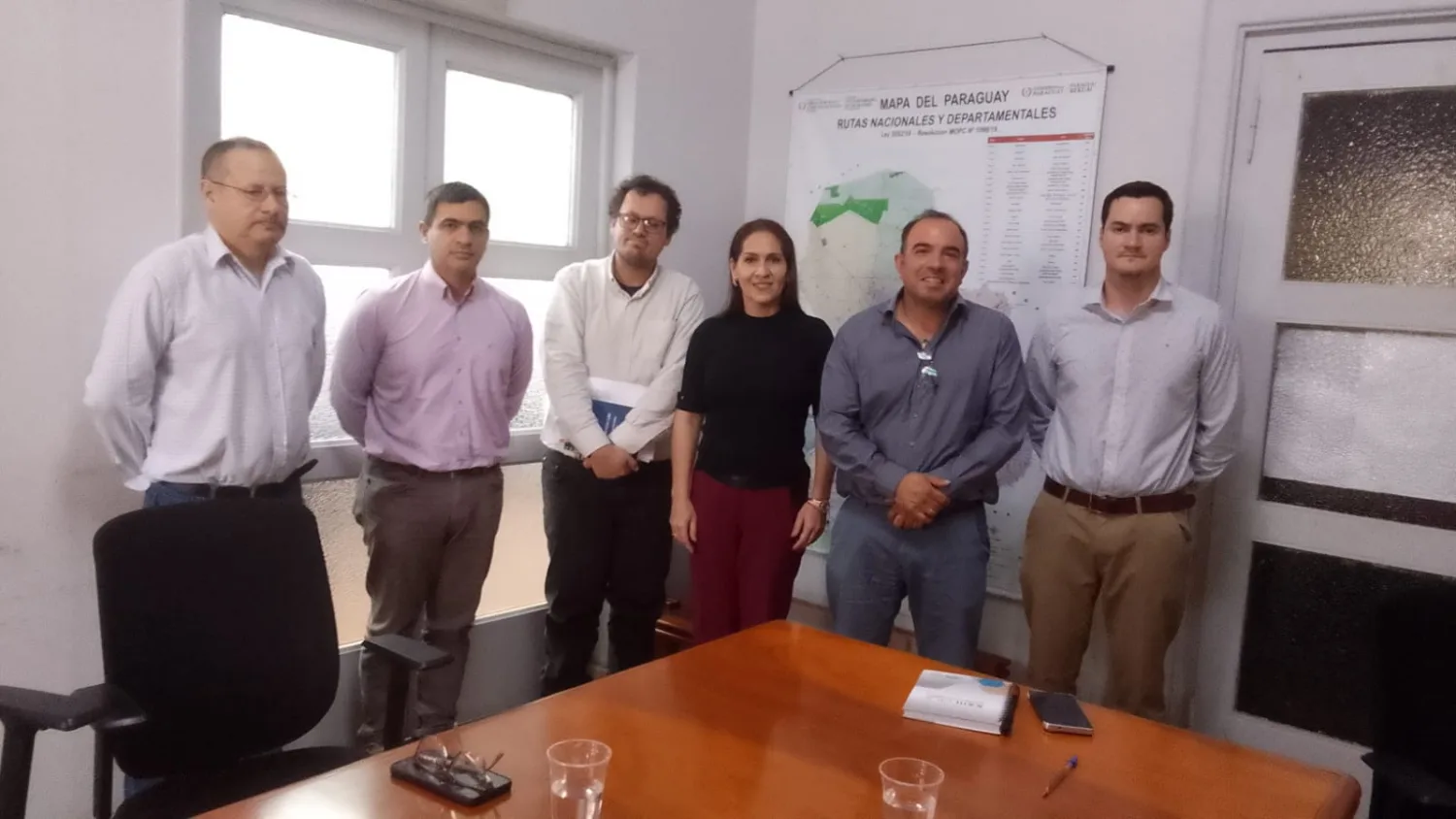 Concejal Jorge Medina gestiona ante el MOPC una solución vial para el acceso al barrio Jardín Aurora