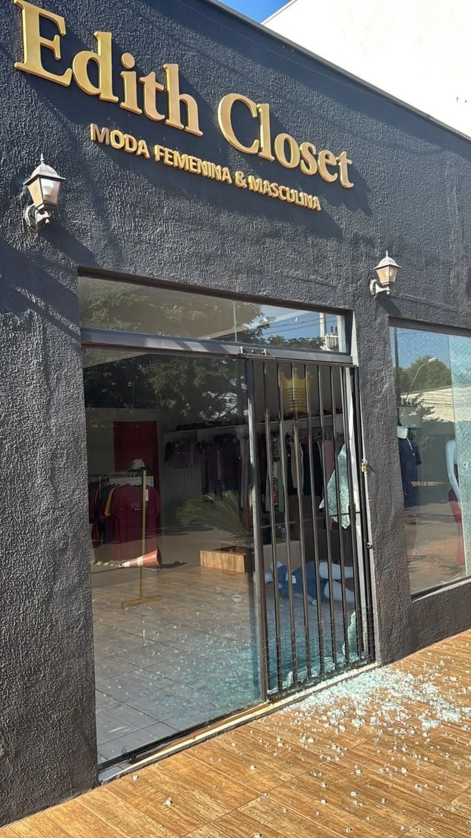 Disparan contra local de venta de ropas en el barrio Guaraní