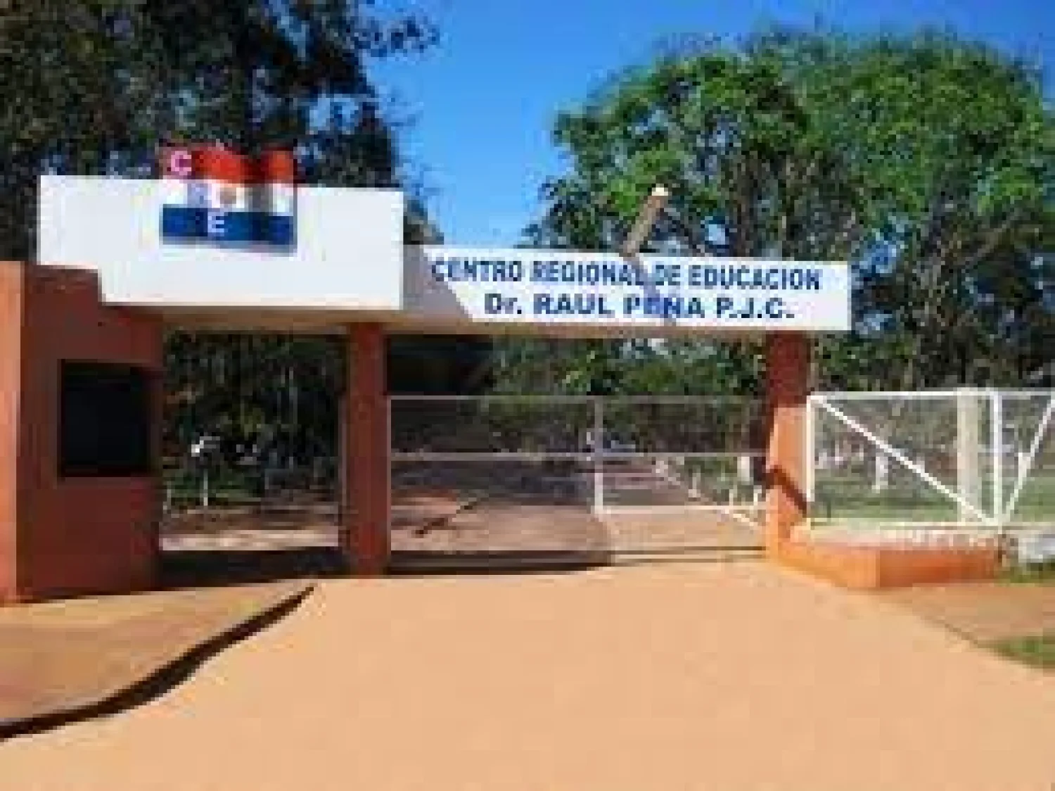Hurtan dinero y una notebook del Colegio Centro Regional en Pedro Juan Caballero