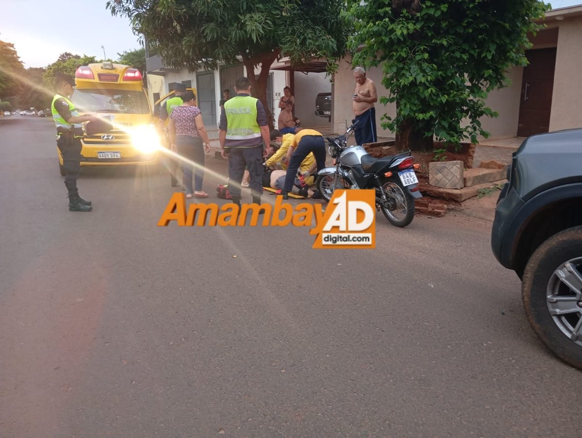 Motociclista de 27 años sufre traumatismo de cráneo grave tras chocar contra una plantera