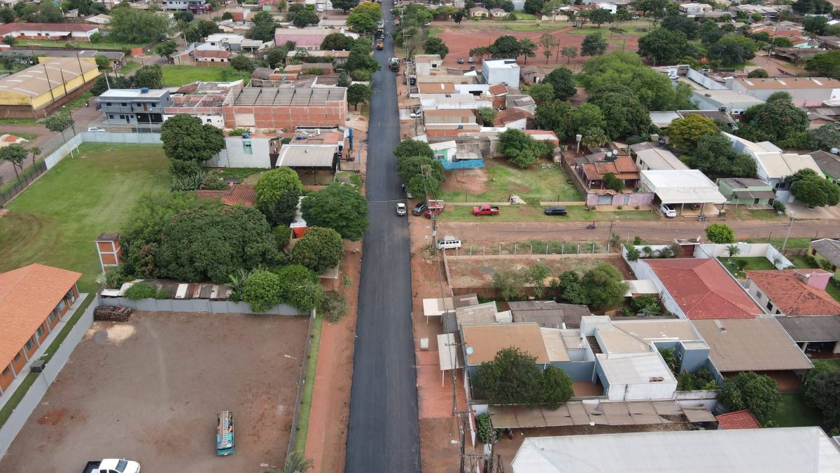 Calle De los Ángeles Vega recibe nueva capa asfáltica en Pedro Juan Caballero